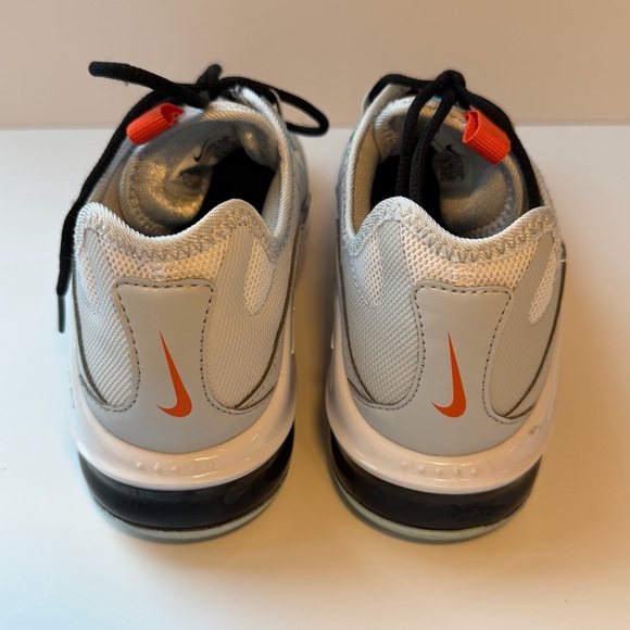 NEW Nike Air Max Infinity - Size women’s 8 - Picture 2 of 9